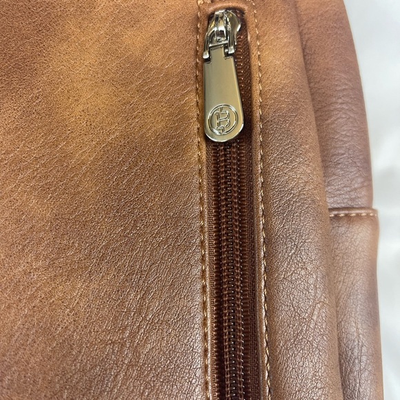 Bostanten Aurora Chevron Patterned Sling Bag with Adjustable Guitar Strap - Picture 5 of 5